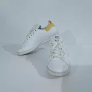 Adidas Stan Smith Blanco Unisex Zapatos Con Acento Naranja y Amarillo (Reino Unido Talla 5.5) - Imagen 1 de 8