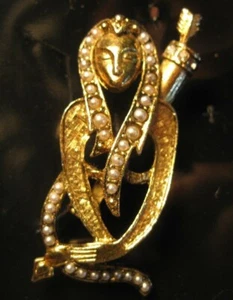  Stunning Costume Fashion Jewelry Goldtone Faux Pearl Brooch Warrior 1 7/8" - Picture 1 of 3