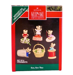 Vintage 1992 Hallmark Andenken Miniatur Nähen, Nähen Tiny Mäuse Set 6 Ornamente - Bild 1 von 10