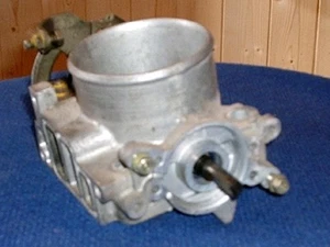 Used throttle body Mazda MX-5 Eunos MX5 1.6 mk1 manual NA 1989-98 B61P13640B - Picture 1 of 2