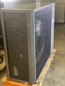 DAY and NIGHT HORIZONTAL air Conditioning unit 208/230 3ph - Picture 1 of 5