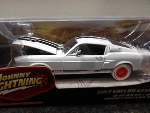 WHITE LIGHTNING 1967 SHELBY G.T. 500 2007 JOHNNY LIGHTNING MUSCLE CARS 1:24 - Picture 1 of 7