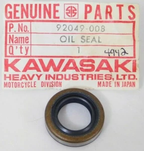1 cárter original Kawasaki sello de aceite 1969-1975 H1 1976 KH 500 FABRICANTE DE EQUIPOS ORIGINALES 92049-008 - Imagen 1 de 3