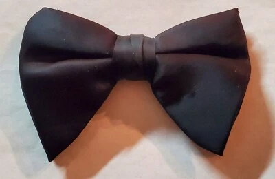 Pajarita formal vintage (negro satinado, real preatada, clip-on-3 5/8" de ancho)  Foto 1 de 2