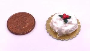Dolls House Miniature Christmas Cake (DD287) Additional Items P&P FREE - Picture 1 of 3