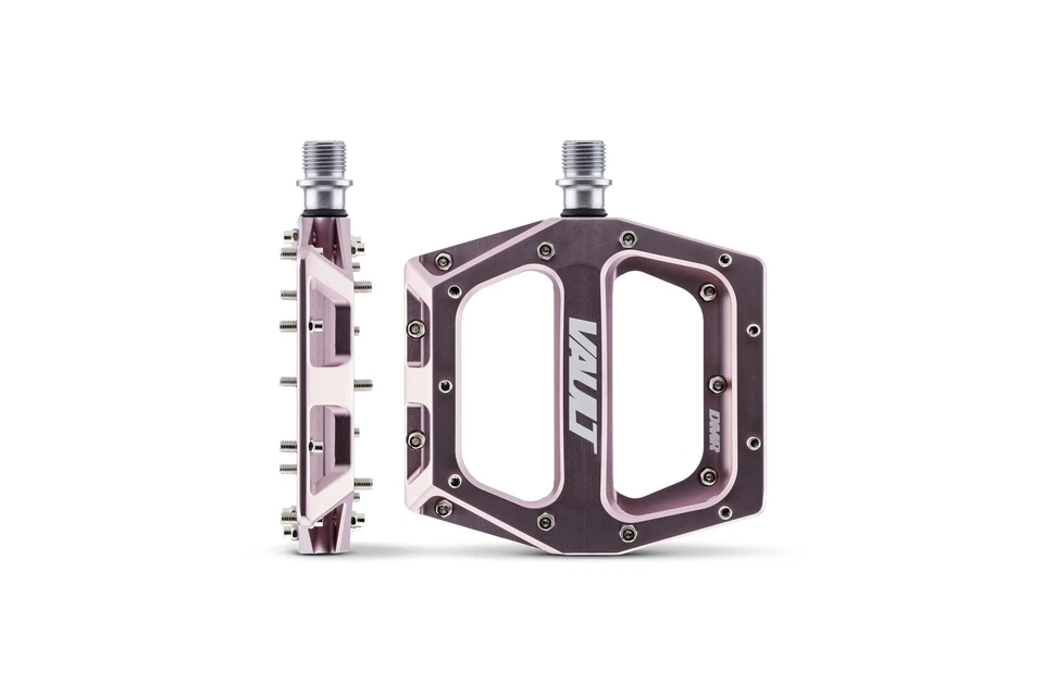 DMR Vault 踏板粉色打孔,均码 — 第 1/2 张图片