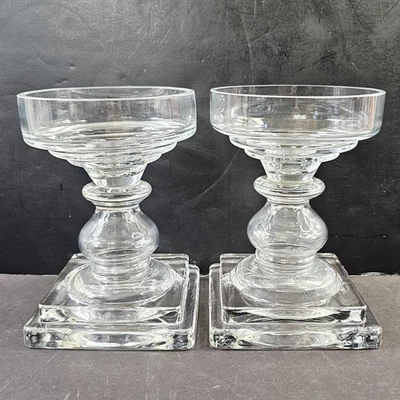 Juego de 2 candelabros cónicos de pilar Pottery Barn de vidrio transparente de 6,5" Foto 1 de 4