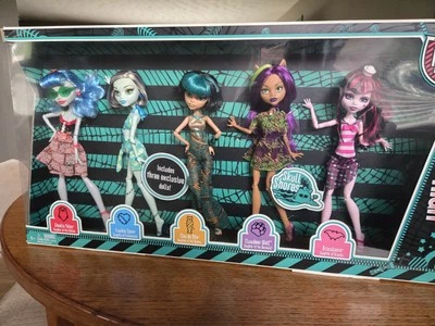 Monster High Skull Shore 5 Pack Exclusive Doll Set Mattel 2012 NEW SEALED - Image 1 of 4