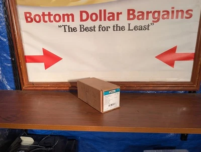 Box of 200 Panduit 8AWG Ring Terminal, #10 Stud Size Insulated vinyl crimp 600V - Image 1 of 4