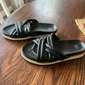 Time and Tru Bubble Cross Strap Sorel-like Sandal Black Camel White Women's Sz 7 - Picture 1 of 7