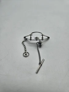 Vintage VICTOR Miniature Salesman Sample Long Trap Tie Clip Hunting Trapping - Picture 1 of 5