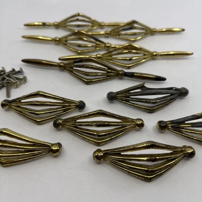 Reclaimed Ribbed Brass Ornate Drawer Pulls Lot Distressed P 1485 Read Starburst - Image 1 of 4