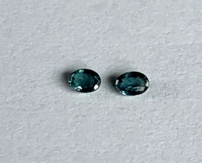 Venta de garaje Andy's Gem - Alejandrita natural - Ovalado emparejado .23ct especial de junio Foto 1 de 4