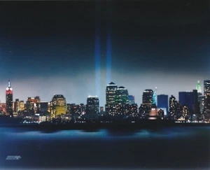 NEW YORK CITY 8X10 FOTO ZWILLINGSTÜRME ZWEI LICHTSTRAHLEN FREIHEITSSTATUE - Bild 1 von 1