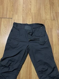 Helikon-Tex UTP Tactical Pants Mens 30x32 Black Cargo Utility Outdoor Hiking - Picture 1 of 11
