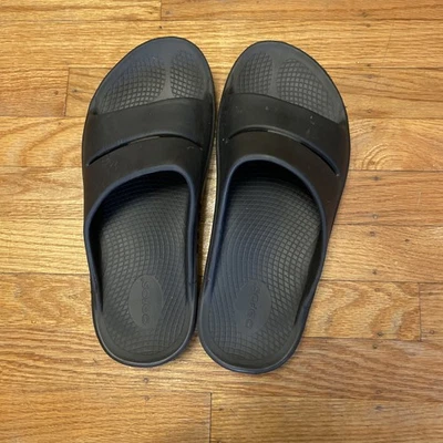 OOFOS OOahh Recovery Slide Womens 10 Mens 12 EU 43 Black Slip On Sandals - Image 1 of 4