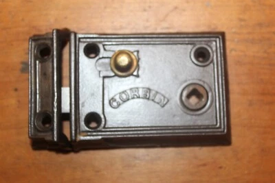 Cerradura de llanta de hierro fundido victoriana restaurada Corbin Passage/Deadbolt con guardián R-56 Foto 1 de 4