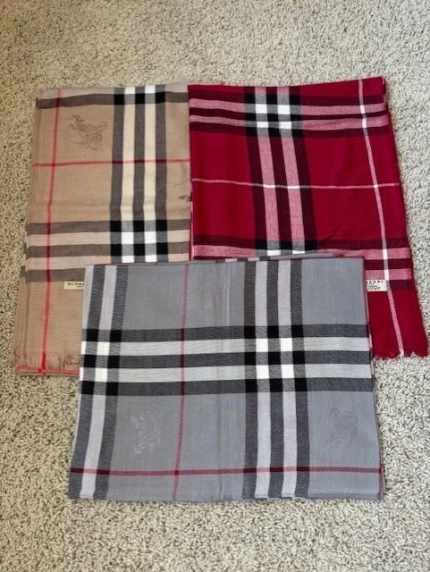 Bufanda BurBerry London nueva con etiquetas Foto 1 de 1