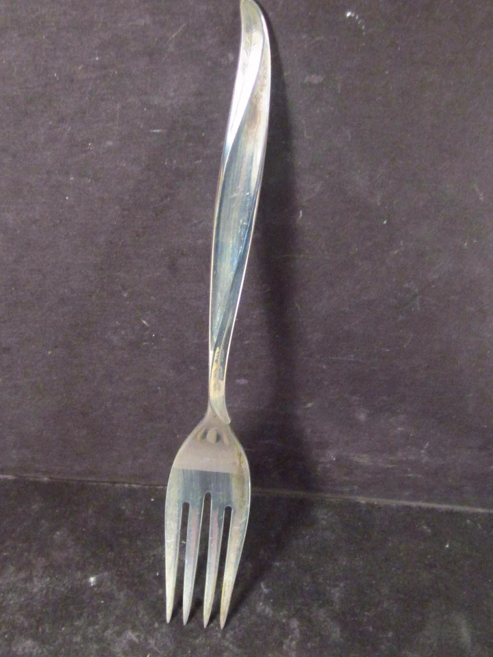 International Sterling  PINE SPRAY SALAD FORK 6 1/8" No Mono - Image 1 of 1