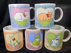 RAR Set 5 Vintage 80er Tassen, lächelnde Katzen mit Schleifen in Herzen, 5 Designs, neu/neuwertig - Bild 1 von 10