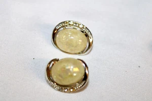 Vintage Coro Confetti Lucite Demi Parure Earrings Faux Opal - Picture 1 of 3