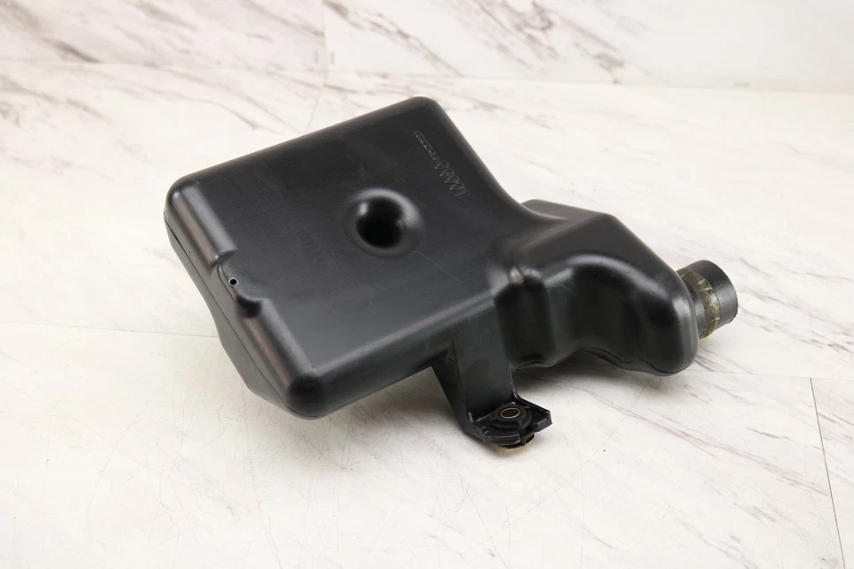 03-07 INFINITI G35 VQ35DE MONTAJE DE CAJA DE RESIGNADOR DE ADMISIÓN DE AIRE INFERIOR OEM Foto 1 de 4