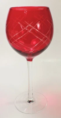 ONE PIER 1 ETCHED / ENGRAVED RUBY RED BALLOON TARTAN WINE GLASS - Image 1 of 4