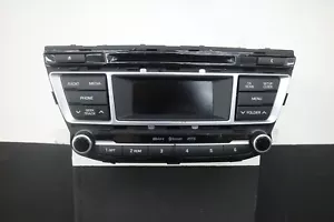 Hyundai i20 Stereo Radio Head Unit (2014-20) Needs attention - see description - Picture 1 of 10