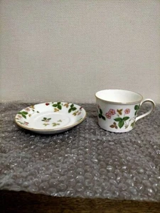 Wedgwood Wild Strawberry Coffee Cup & Saucer Bone China White 1759 England YK834 - Picture 1 of 16