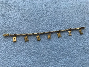 Vintage Goldtone BROWNIE Dangle Letters Girl Scout Bracelet/Estate Sale - Bild 1 von 2