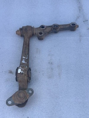 Lexus Es250 1991 lado del conductor delantero brazo de control inferior izquierdo Foto 1 de 4