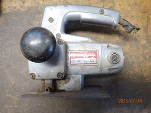 VINTAGE PORTER CABLE 152 JIG SAW RUNS FOR PARTS MISSING CORD - Picture 1 of 9