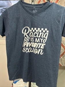 Individuelles Jugend-T-Shirt "Racing is My Favorite Season" - NEU - Bild 1 von 3
