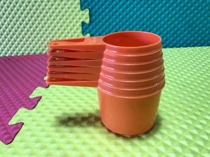Vintage Set of 6 Tupperware Orange Nesting Measuring Cups 1/4 to 1 Cup - Picture 1 of 11