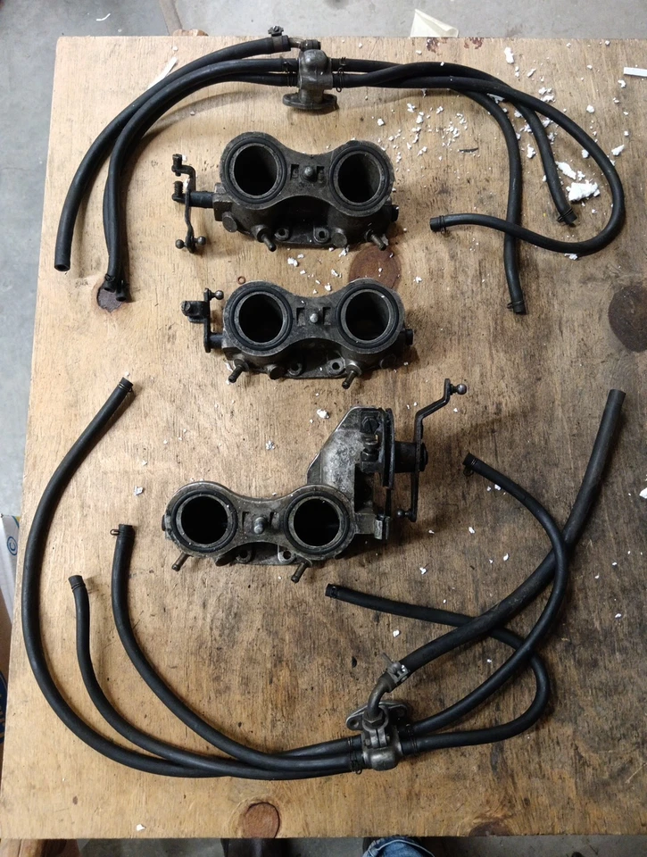 Alfa Romeo Montreal Valvole A Farfalla (84) Foto 1 de 4