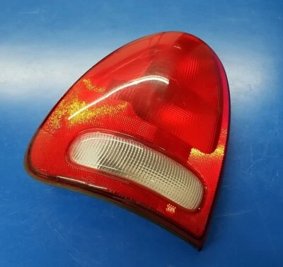 Luz trasera izquierda del lado del conductor Dodge Caravan 98-03 Durango 1996-2000 OEM. 4576363 Foto 1 de 4