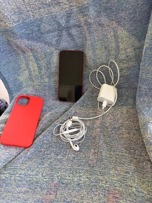 Apple iPhone 13 - 128 GB - (PRODUCT)RED (Unlocked) - Image 1 of 4