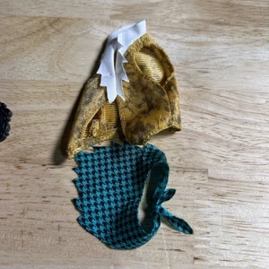 Bambola Monster High Artiglio Lupo Forbitten Love Teal Sciarpa Gilet 1a Onda - Foto 1 di 2