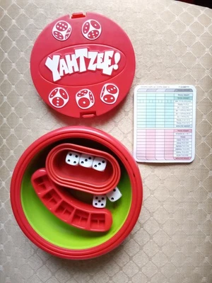 Travel Yahtzee Game - Fun on the move - with Score Pad. GOOD COND. CHARITY SALE - Image 1 of 2