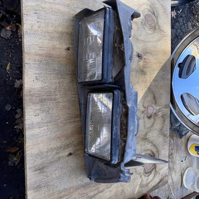 1983-1988 CHEVROLET MONTE CARLO SS  DRIVERS SIDE HEADLIGHT ASSEMBLY 85 86 87 88 - Image 1 of 4