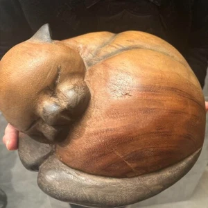 Hand-Carved Sleeping Cat Sculpture - Wooden Decor for Peaceful and Serene - Picture 1 of 11