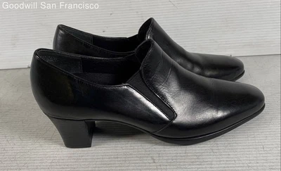 Munro Black Leather Round Toe Slip-On Block Loafer Womens Heels Size 4.5M - image 1 of 4
