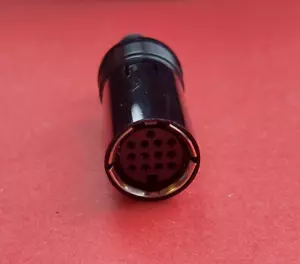 13 PIN DIN FEMALE INLINE SOCKET CONNECTOR ATARI ST / KENWOOD / ROLAND - NEW - Foto 1 di 8