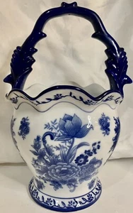 Vintage Blue & White Large Ceramic Basket - Floral W/ Handle Scalloped Edge MINT - Picture 1 of 10