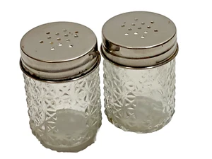 One Pair of Vintage CRYSTAL & SILVER - SALT AND PEPPER SHAKERS - 2.5" x  1.5" - Picture 1 of 8