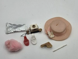Vintage Random Barbie & Clone Accessories Straw Hat Individual Shoes Purse Tlc - Bild 1 von 15