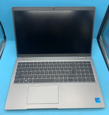 Dell Latitude 5520 computer portatile - i5-11th 2,4 GHz - 16 GB RAM - 512 GB SSD-OS (OFFERTE OK) - Immagine 1 di 4