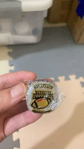 Anillo de campeonato de fútbol de fantasía 2025 campeón de la liga vendedor de EE. UU. - Imagen 1 de 3
