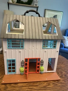 Sunny Days Honey Bee Acres Buzzby Casale - Foto 1 di 13