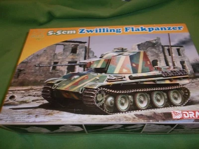 DRAGON 1/72 ARMOR PRO  5.5CM ZWILLING FLAKPANZER - Image 1 of 2